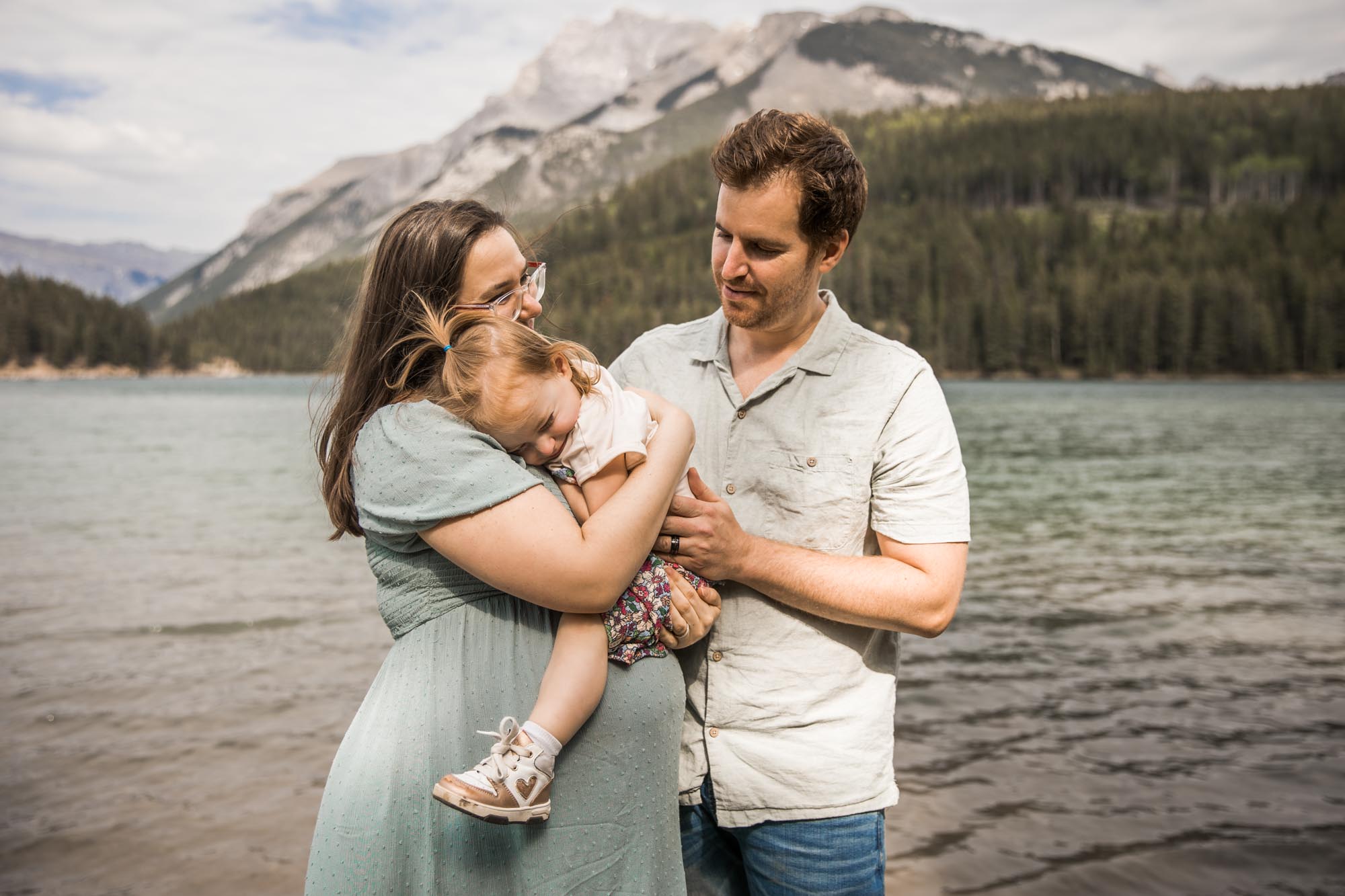 Calgary, Banff and Canmore maternity and lifestyle newborn photographer, family in the mountains posing for their photos