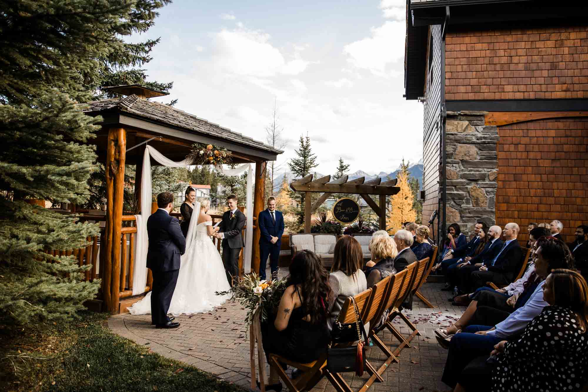 Calgary and Canmore wedding photographer, photography during a wedding at the Bear and Bison Inn in Canmore in the mountains